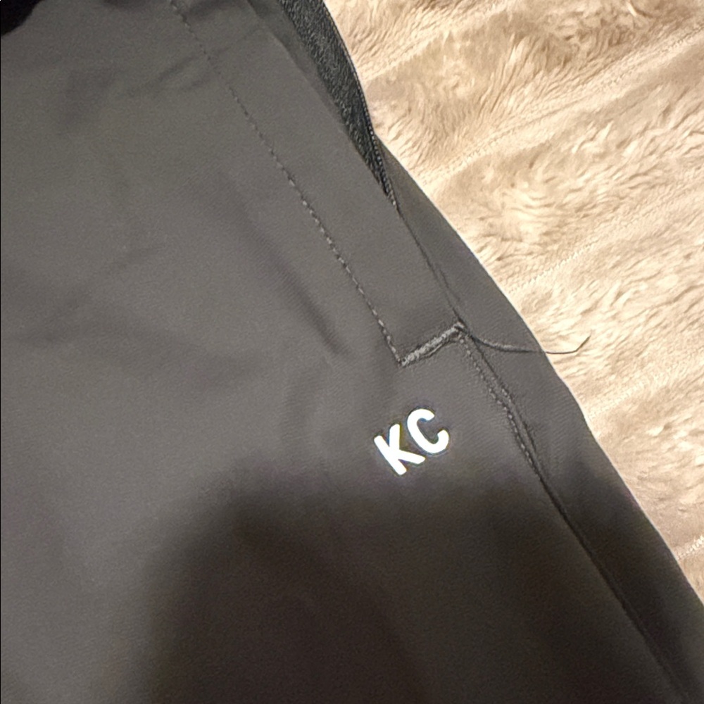 Kenneth Cole Men's Dark Gray Performance Joggers - Picture 2 of 6